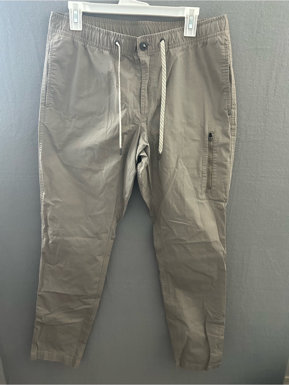 Vuori Pants Mens Large Beige/Tan Ripstop Elastic Waist Zip Pocket Hiking
